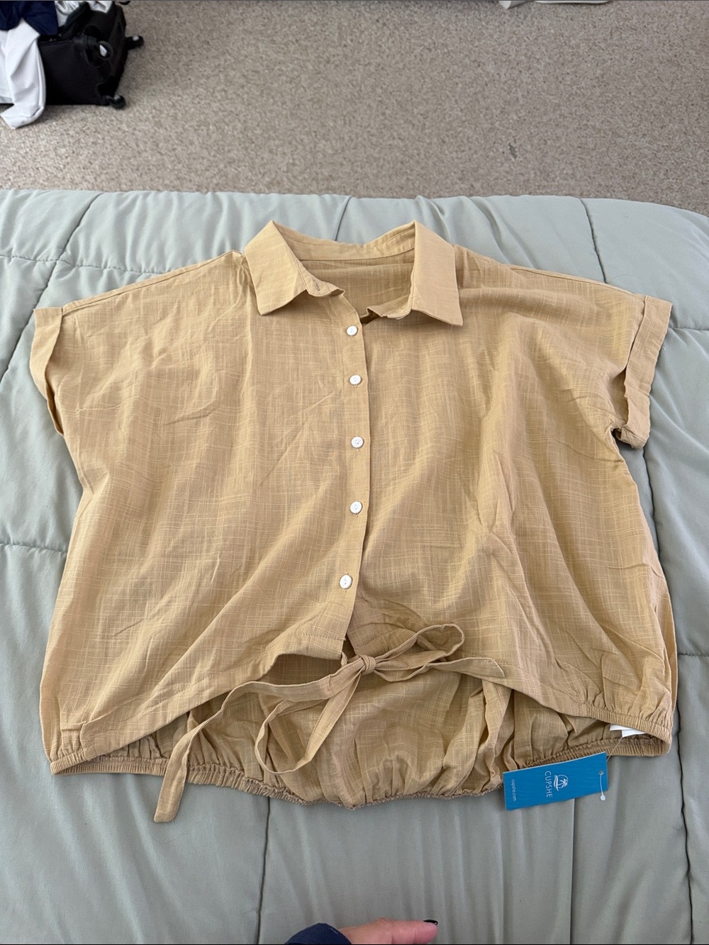 Cupshe Collared Tie-Hem Women's Top in Beige